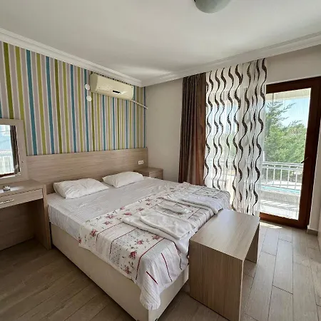 Hotel Midis Park 3*